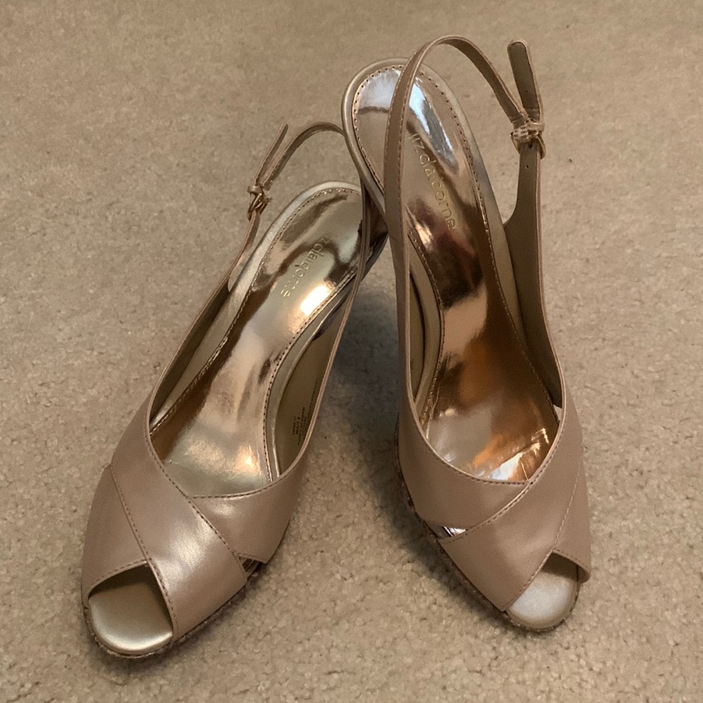 Liz Claiborne Jacqueline stacked heal.